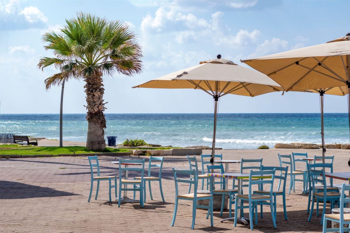 outdoor dining in Panama City Beach