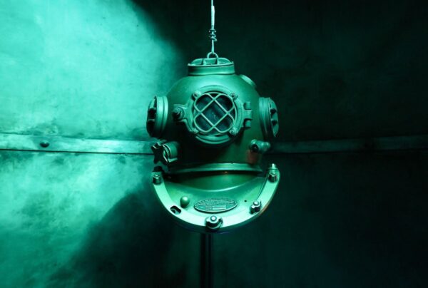 dive helmet