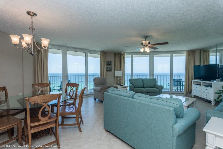 living room in rental unit E1706