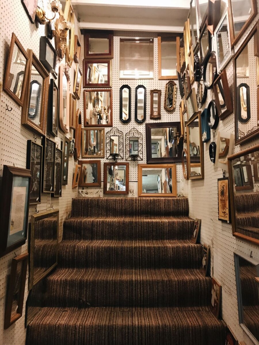 hall with antiques hanging on the walls