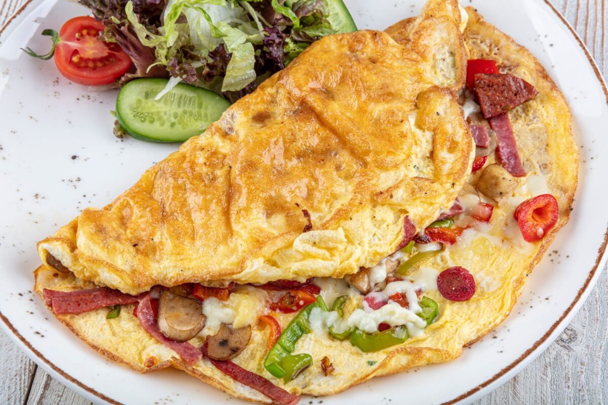 omelet in restaurant