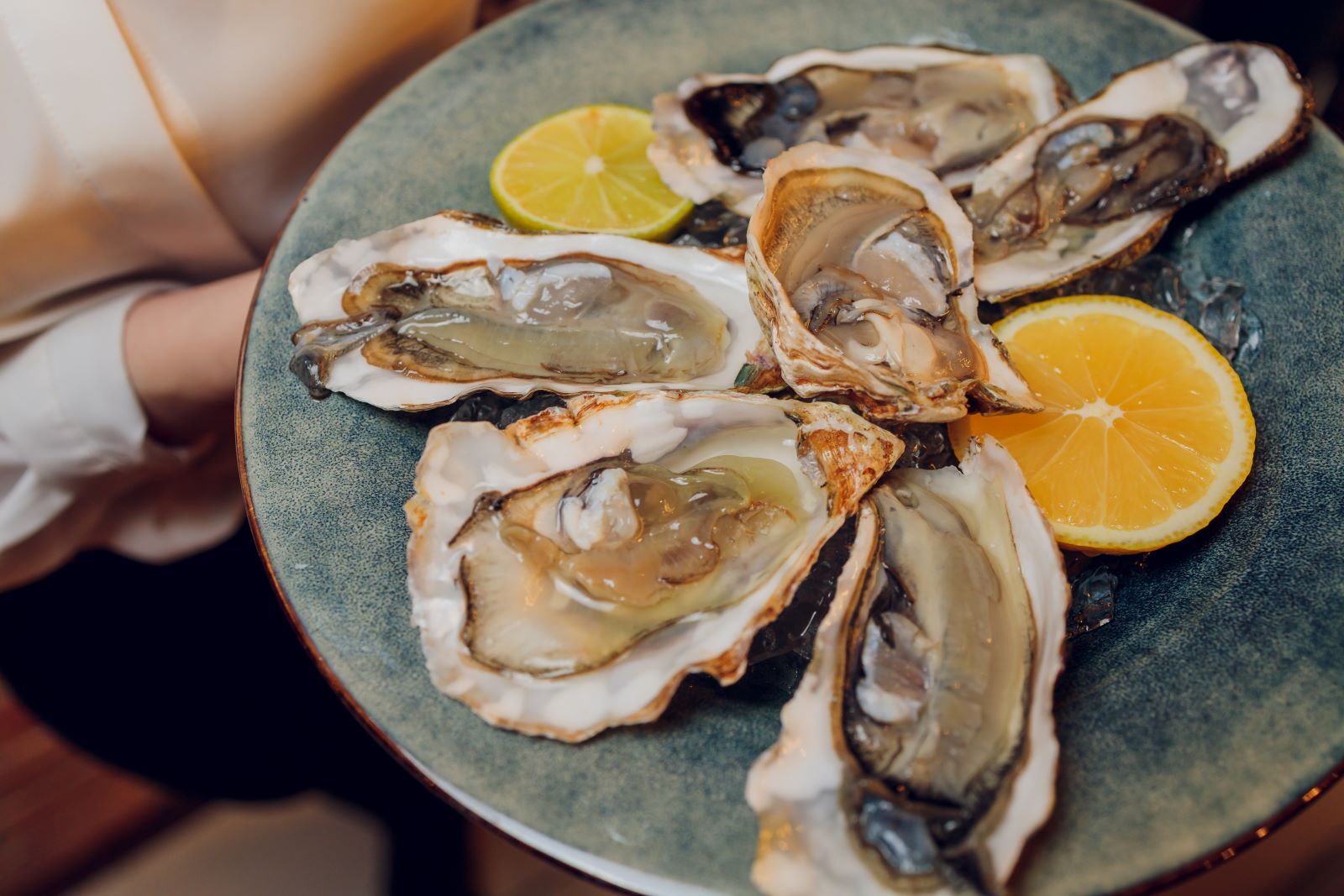 plate of Oysters from PCB restaurant