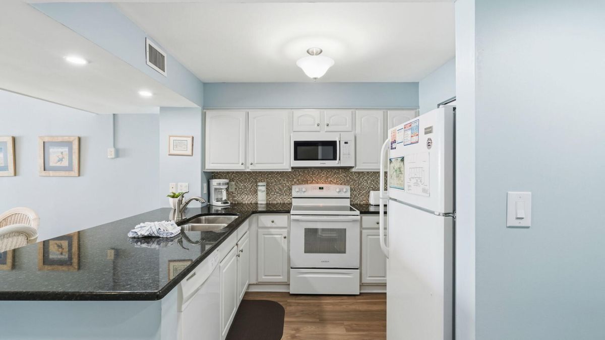kitchen in PCB condo rental