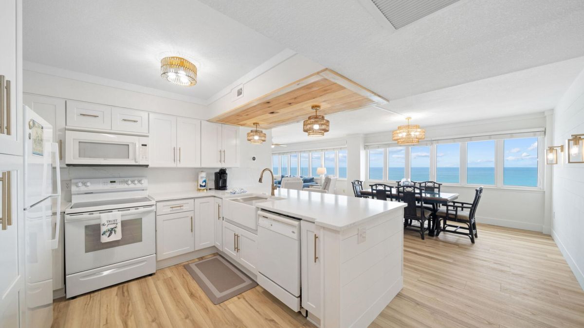 kitchen in PCB rental